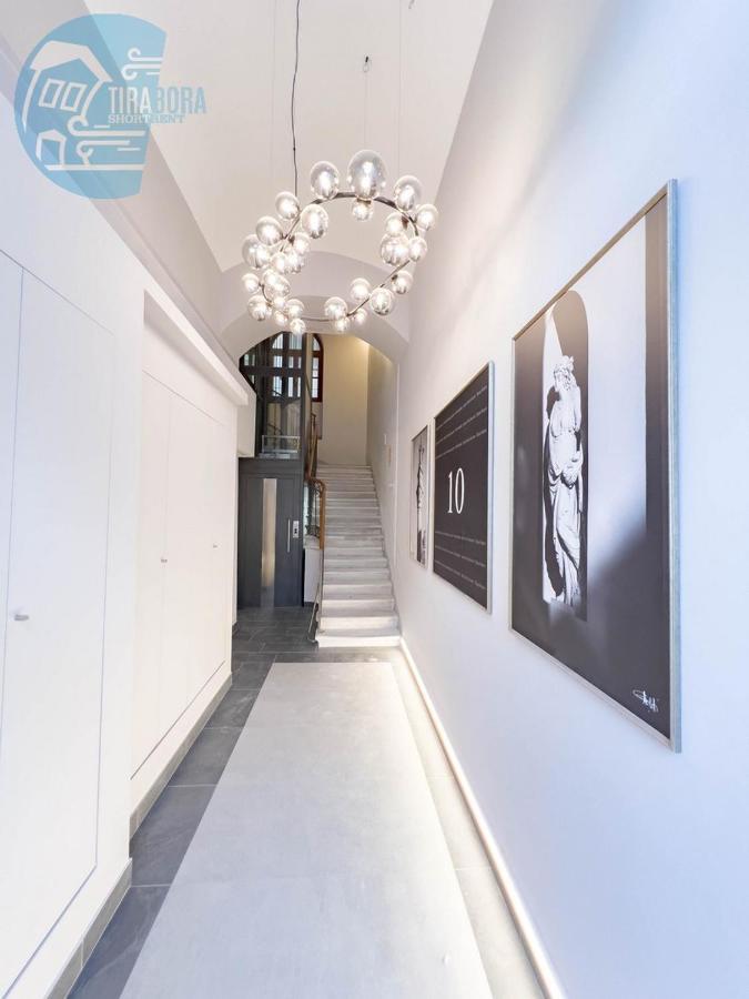 Piazza Della Borsa 3C Tirabora Short Rent Apartment Триест Екстериор снимка