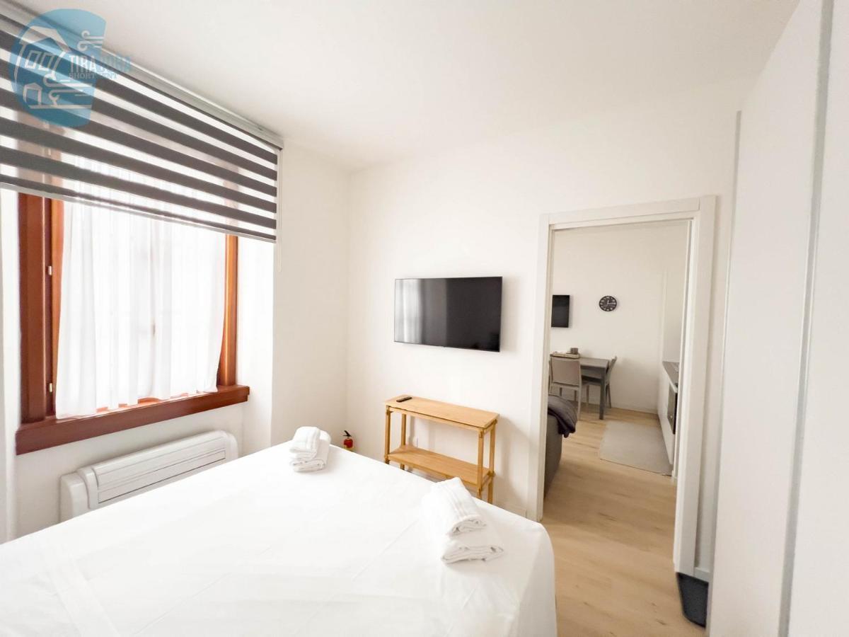 Piazza Della Borsa 3C Tirabora Short Rent Apartment Триест Екстериор снимка