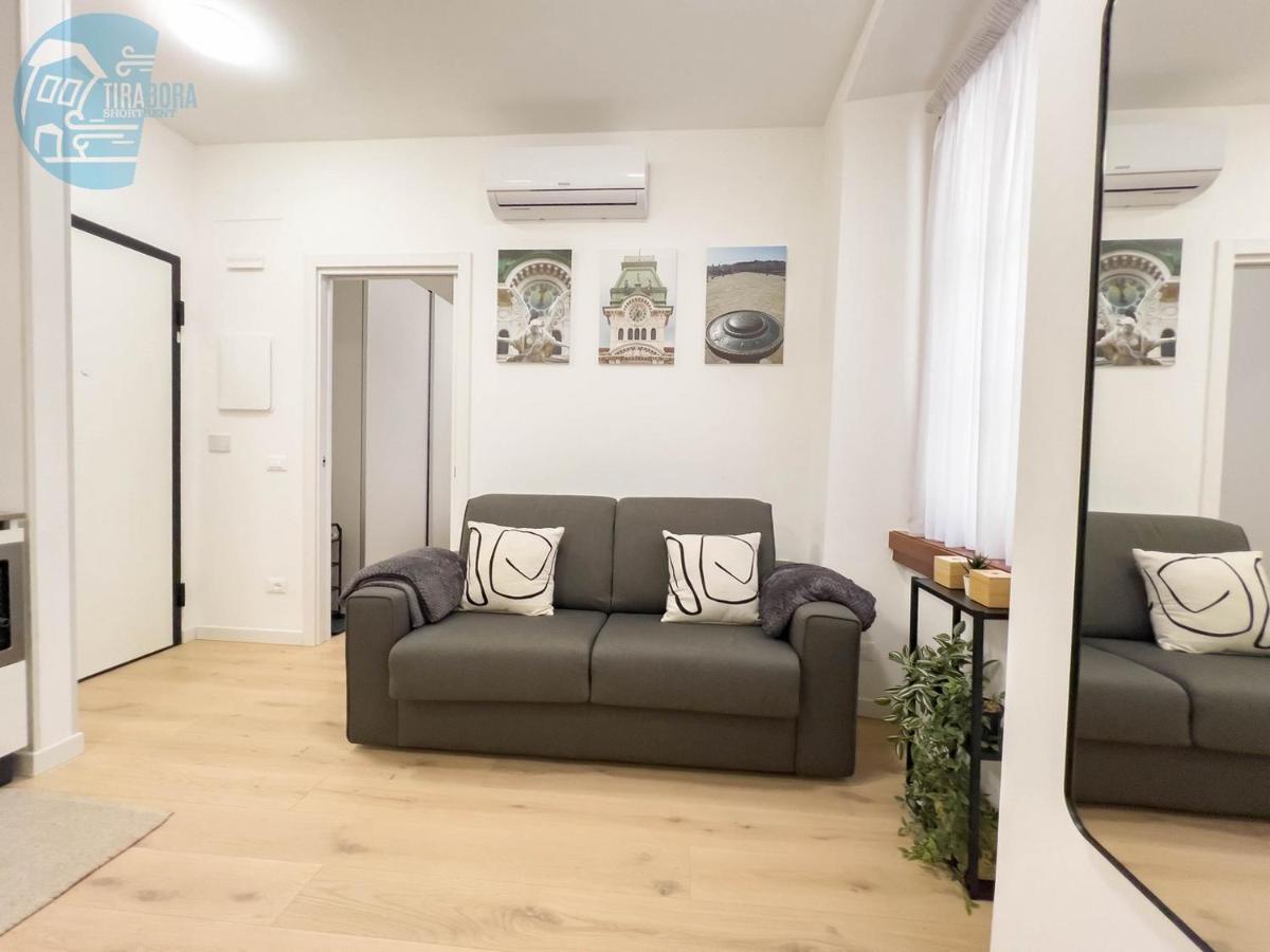 Piazza Della Borsa 3C Tirabora Short Rent Apartment Триест Екстериор снимка