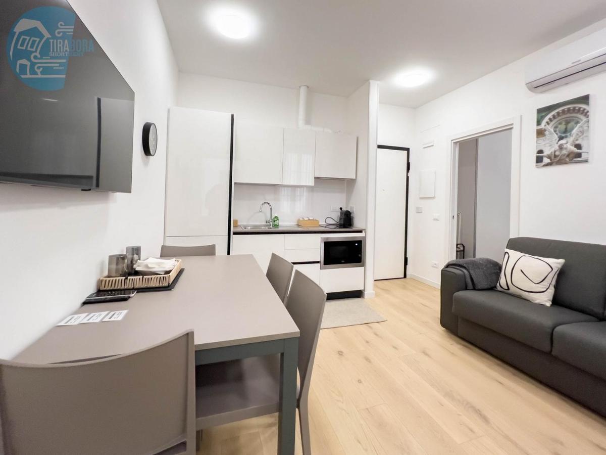 Piazza Della Borsa 3C Tirabora Short Rent Apartment Триест Екстериор снимка