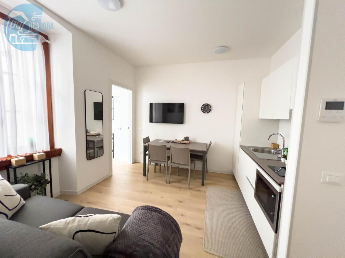 Piazza Della Borsa 3C Tirabora Short Rent Apartment Триест Екстериор снимка